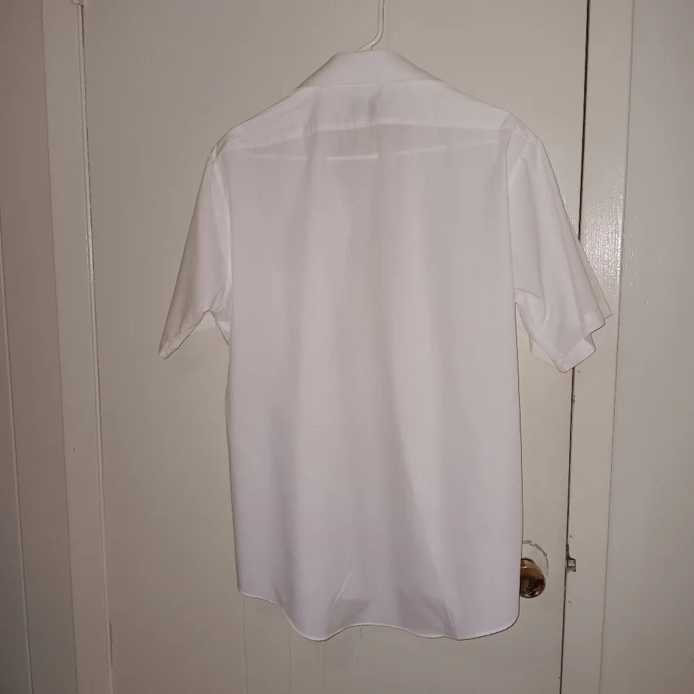 Kenneth Cole Men's Classic White Button-Down Shirt - Picture 2 of 3